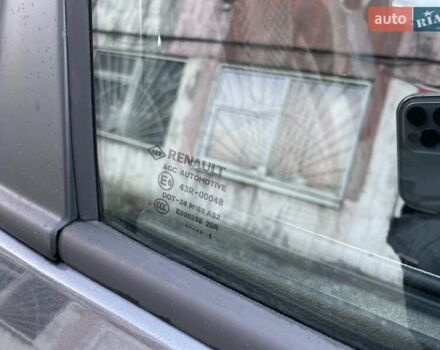 Серый Рено Сценик, объемом двигателя 1.6 л и пробегом 241 тыс. км за 7500 $, фото 54 на Automoto.ua