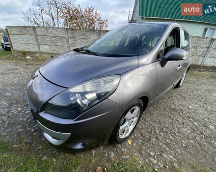 Рено Сценик 2011 в Ровно на Automoto.ua Серый Рено Сценик, объемом двигателя 1.5 л и пробегом 317 тыс. км за 6500 $, фото 13 на Automoto.ua