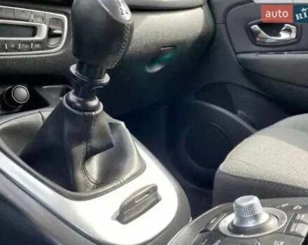 Серый Рено Сценик, объемом двигателя 1.6 л и пробегом 227 тыс. км за 8150 $, фото 4 на Automoto.ua