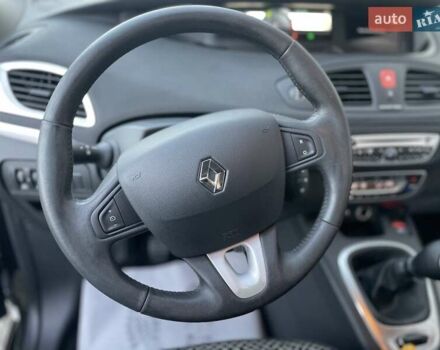 Серый Рено Сценик, объемом двигателя 1.6 л и пробегом 241 тыс. км за 7500 $, фото 19 на Automoto.ua