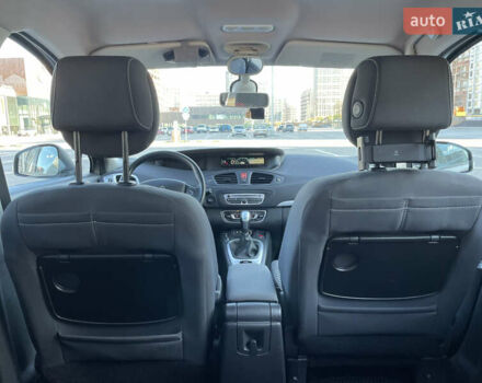 Сірий Рено Сценік, об'ємом двигуна 1.5 л та пробігом 299 тис. км за 6800 $, фото 8 на Automoto.ua