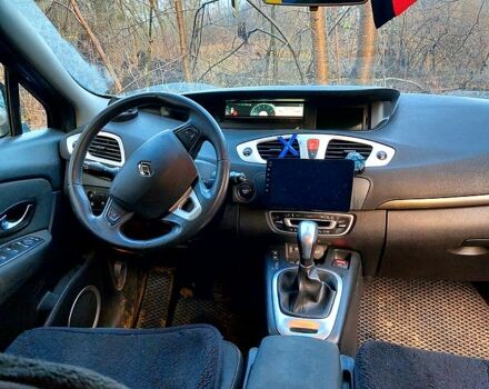 Серый Рено Сценик, объемом двигателя 1.5 л и пробегом 266 тыс. км за 7800 $, фото 5 на Automoto.ua