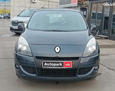 Серый Рено Сценик, объемом двигателя 1.6 л и пробегом 206 тыс. км за 7740 $, фото 1 на Automoto.ua