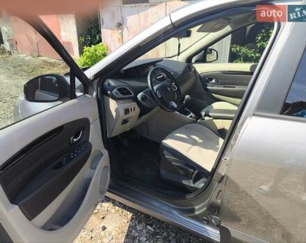 Серый Рено Сценик, объемом двигателя 1.46 л и пробегом 300 тыс. км за 6100 $, фото 3 на Automoto.ua