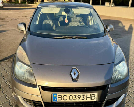 Рено Сценик 2011 в Яворове на Automoto.ua Серый Рено Сценик, объемом двигателя 1.5 л и пробегом 299 тыс. км за 5850 $, фото 1 на Automoto.ua
