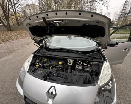 Серый Рено Сценик, объемом двигателя 1.6 л и пробегом 165 тыс. км за 8800 $, фото 15 на Automoto.ua