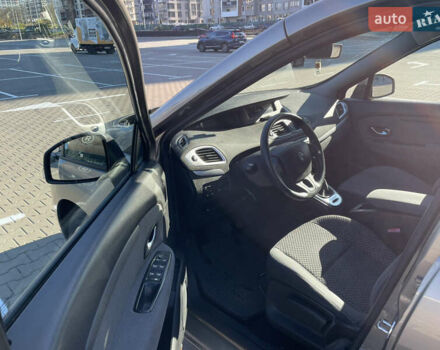 Сірий Рено Сценік, об'ємом двигуна 1.5 л та пробігом 299 тис. км за 6800 $, фото 4 на Automoto.ua