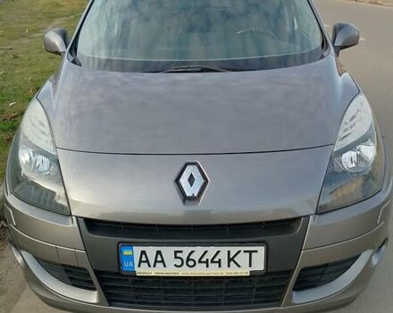 Серый Рено Сценик, объемом двигателя 1.6 л и пробегом 166 тыс. км за 7700 $, фото 1 на Automoto.ua