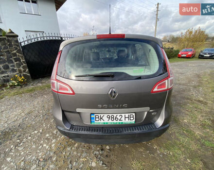Рено Сценик 2011 в Ровно на Automoto.ua Серый Рено Сценик, объемом двигателя 1.5 л и пробегом 317 тыс. км за 6500 $, фото 10 на Automoto.ua