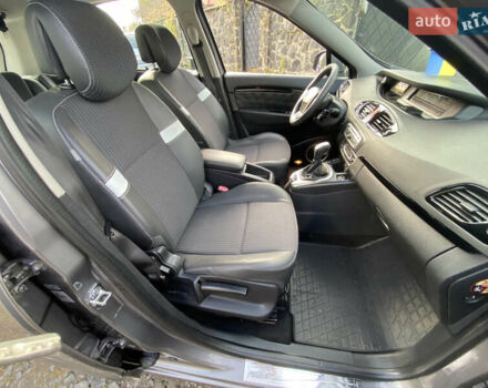 Рено Сценик 2011 в Ровно на Automoto.ua Серый Рено Сценик, объемом двигателя 1.5 л и пробегом 317 тыс. км за 6500 $, фото 15 на Automoto.ua