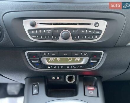 Серый Рено Сценик, объемом двигателя 1.6 л и пробегом 241 тыс. км за 7500 $, фото 24 на Automoto.ua