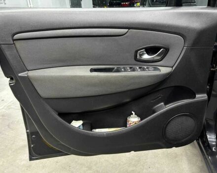 Серый Рено Сценик, объемом двигателя 1.5 л и пробегом 380 тыс. км за 6500 $, фото 6 на Automoto.ua