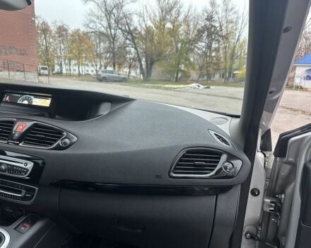 Серый Рено Сценик, объемом двигателя 1.6 л и пробегом 165 тыс. км за 8800 $, фото 21 на Automoto.ua