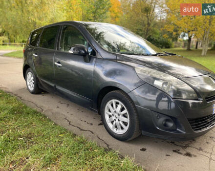 Рено Сценік 2011 у Рівному на Automoto.ua Сірий Рено Сценік, об'ємом двигуна 1.6 л та пробігом 214 тис. км за 6450 $, фото 4 на Automoto.ua
