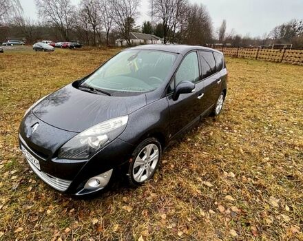 Серый Рено Сценик, объемом двигателя 1.5 л и пробегом 266 тыс. км за 7800 $, фото 1 на Automoto.ua