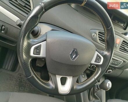 Серый Рено Сценик, объемом двигателя 1.6 л и пробегом 166 тыс. км за 7700 $, фото 23 на Automoto.ua