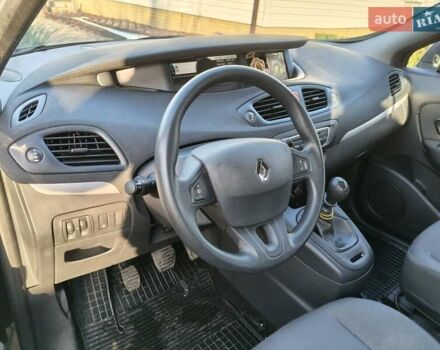 Серый Рено Сценик, объемом двигателя 1.6 л и пробегом 206 тыс. км за 7500 $, фото 4 на Automoto.ua