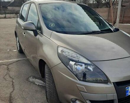 Серый Рено Сценик, объемом двигателя 1.5 л и пробегом 215 тыс. км за 8000 $, фото 1 на Automoto.ua