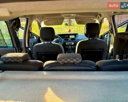 Серый Рено Сценик, объемом двигателя 1.46 л и пробегом 301 тыс. км за 5650 $, фото 15 на Automoto.ua