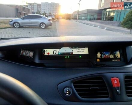 Серый Рено Сценик, объемом двигателя 1.5 л и пробегом 309 тыс. км за 6300 $, фото 16 на Automoto.ua