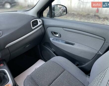 Серый Рено Сценик, объемом двигателя 1.6 л и пробегом 241 тыс. км за 7500 $, фото 40 на Automoto.ua