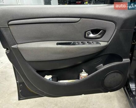 Серый Рено Сценик, объемом двигателя 1.5 л и пробегом 380 тыс. км за 6500 $, фото 6 на Automoto.ua