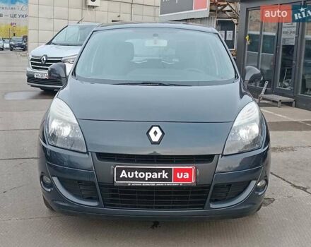 Серый Рено Сценик, объемом двигателя 1.6 л и пробегом 206 тыс. км за 7790 $, фото 1 на Automoto.ua