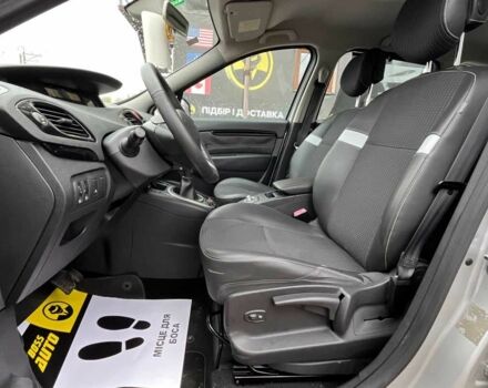 Рено Сценик 2011 в Стрые на Automoto.ua Серый Рено Сценик, объемом двигателя 2 л и пробегом 215 тыс. км за 7500 $, фото 17 на Automoto.ua