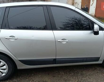 Сірий Рено Сценік, об'ємом двигуна 1.5 л та пробігом 183 тис. км за 7100 $, фото 4 на Automoto.ua