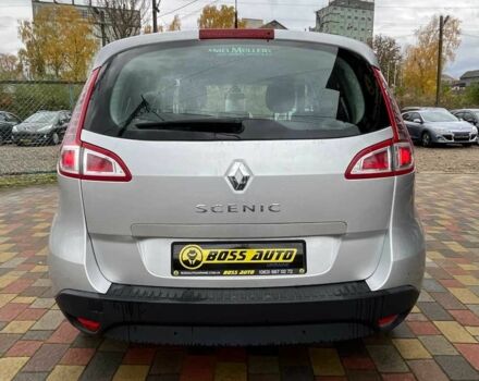 Рено Сценик 2011 в Стрые на Automoto.ua Серый Рено Сценик, объемом двигателя 2 л и пробегом 215 тыс. км за 7500 $, фото 5 на Automoto.ua