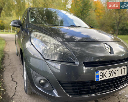 Рено Сценік 2011 у Рівному на Automoto.ua Сірий Рено Сценік, об'ємом двигуна 1.6 л та пробігом 214 тис. км за 6450 $, фото 7 на Automoto.ua