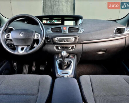 Серый Рено Сценик, объемом двигателя 1.6 л и пробегом 227 тыс. км за 8150 $, фото 2 на Automoto.ua