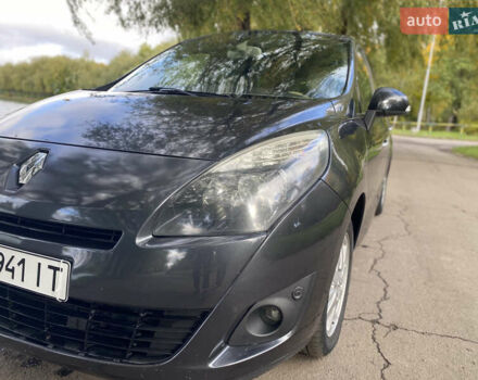 Рено Сценік 2011 у Рівному на Automoto.ua Сірий Рено Сценік, об'ємом двигуна 1.6 л та пробігом 214 тис. км за 6450 $, фото 5 на Automoto.ua