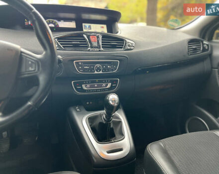 Рено Сценік 2011 у Львові на Automoto.ua Сірий Рено Сценік, об'ємом двигуна 1.6 л та пробігом 208 тис. км за 7250 $, фото 21 на Automoto.ua