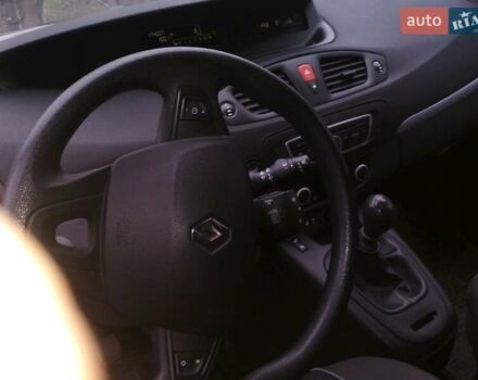 Серый Рено Сценик, объемом двигателя 1.5 л и пробегом 227 тыс. км за 7100 $, фото 9 на Automoto.ua