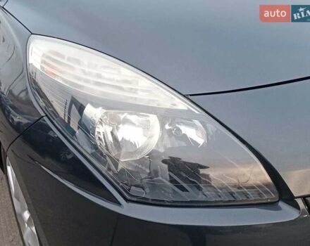 Серый Рено Сценик, объемом двигателя 1.6 л и пробегом 206 тыс. км за 7790 $, фото 3 на Automoto.ua