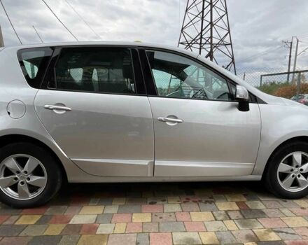 Рено Сценик 2011 в Стрые на Automoto.ua Серый Рено Сценик, объемом двигателя 2 л и пробегом 215 тыс. км за 7500 $, фото 7 на Automoto.ua