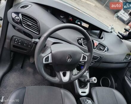 Сірий Рено Сценік, об'ємом двигуна 1.6 л та пробігом 205 тис. км за 8000 $, фото 2 на Automoto.ua