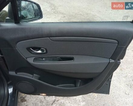 Серый Рено Сценик, объемом двигателя 1.6 л и пробегом 240 тыс. км за 7750 $, фото 3 на Automoto.ua