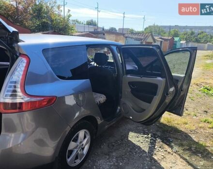 Серый Рено Сценик, объемом двигателя 1.46 л и пробегом 300 тыс. км за 6100 $, фото 5 на Automoto.ua