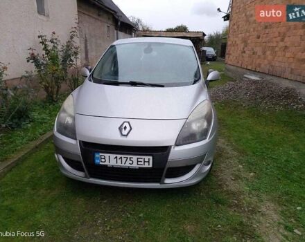 Серый Рено Сценик, объемом двигателя 1.5 л и пробегом 262 тыс. км за 6800 $, фото 1 на Automoto.ua