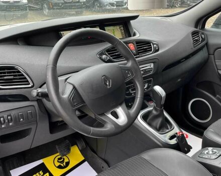 Рено Сценик 2011 в Стрые на Automoto.ua Серый Рено Сценик, объемом двигателя 2 л и пробегом 215 тыс. км за 7500 $, фото 16 на Automoto.ua