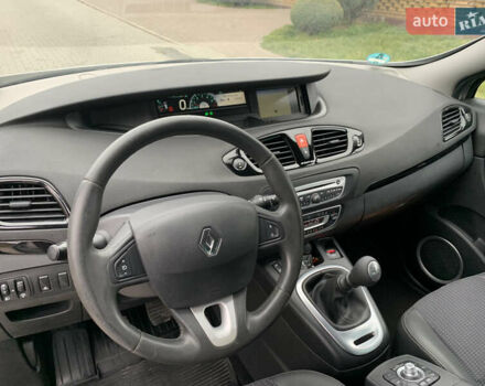 Серый Рено Сценик, объемом двигателя 1.5 л и пробегом 209 тыс. км за 7400 $, фото 27 на Automoto.ua