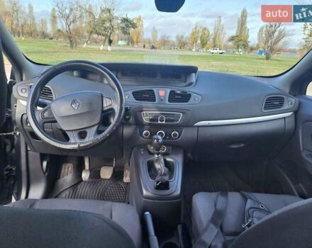 Сірий Рено Сценік, об'ємом двигуна 1.5 л та пробігом 286 тис. км за 6400 $, фото 8 на Automoto.ua