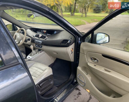 Рено Сценік 2011 у Рівному на Automoto.ua Сірий Рено Сценік, об'ємом двигуна 1.6 л та пробігом 214 тис. км за 6450 $, фото 19 на Automoto.ua