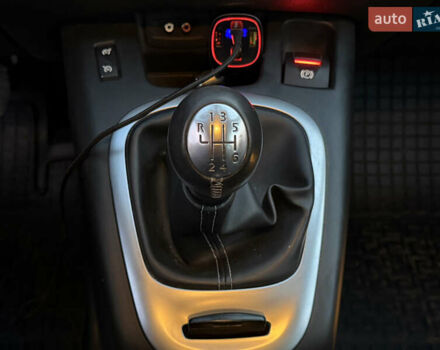 Сірий Рено Сценік, об'ємом двигуна 1.6 л та пробігом 231 тис. км за 7300 $, фото 12 на Automoto.ua