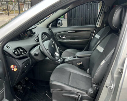 Рено Сценік 2012 у Львові на Automoto.ua Сірий Рено Сценік, об'ємом двигуна 1.46 л та пробігом 250 тис. км за 7700 $, фото 15 на Automoto.ua