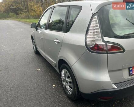 Рено Сценік 2012 у Красилове на Automoto.ua Сірий Рено Сценік, об'ємом двигуна 1.46 л та пробігом 202 тис. км за 7900 $, фото 1 на Automoto.ua