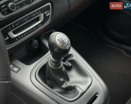 Сірий Рено Сценік, об'ємом двигуна 1.5 л та пробігом 292 тис. км за 7700 $, фото 46 на Automoto.ua