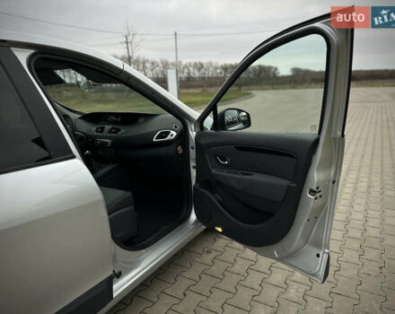Сірий Рено Сценік, об'ємом двигуна 1.5 л та пробігом 292 тис. км за 7700 $, фото 60 на Automoto.ua
